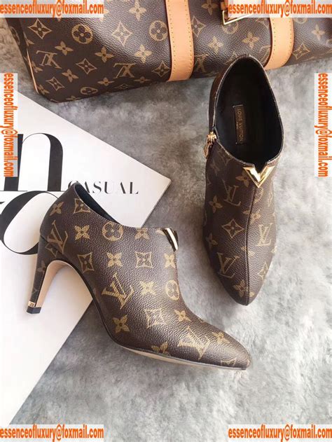 where could i find replica louis vuitton women shoes